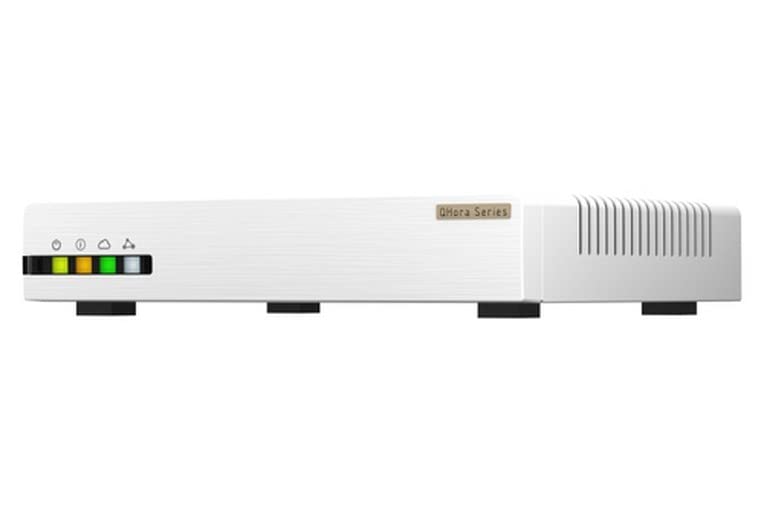 QNAP QHora-321 Routeur connecté 2.5 Gigabit Ethernet Blanc