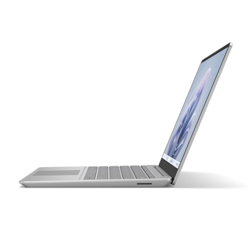 Microsoft Surface Laptop Go 3, Ordenador Portátil de 12.4", Intel Core i5, 16GB RAM, 256GB SSD, Windows 11, Platino, Teclado QWERTY Español, El Rendimiento Imprescindible Se Une al Diseño Destacado
