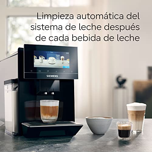 SIEMENS, cafetera superautomática, EQ900, Modo Barista, 2 molinillos cerámicos, Display Touch&Slide de 6,8", conectividad Home Connect, acero inoxidable, TQ903R03