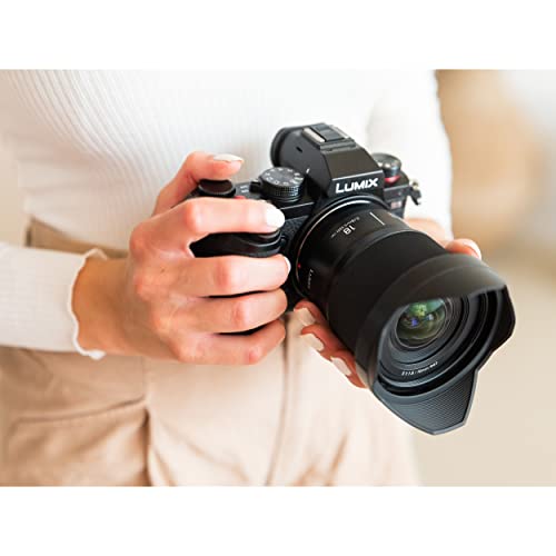 Panasonic Lumix S S-S18 - Objetivo 18mm (F1.8, Distancia Focal Fija, Gran Angular, Diseño Compacto y Ligero, Resistente al Polvo, Agua y Frio), Negro