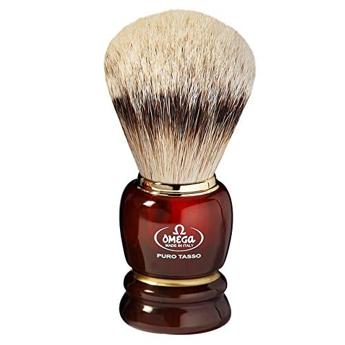 Pincel de barba Omega de tasa Silvertip con mango de resina.