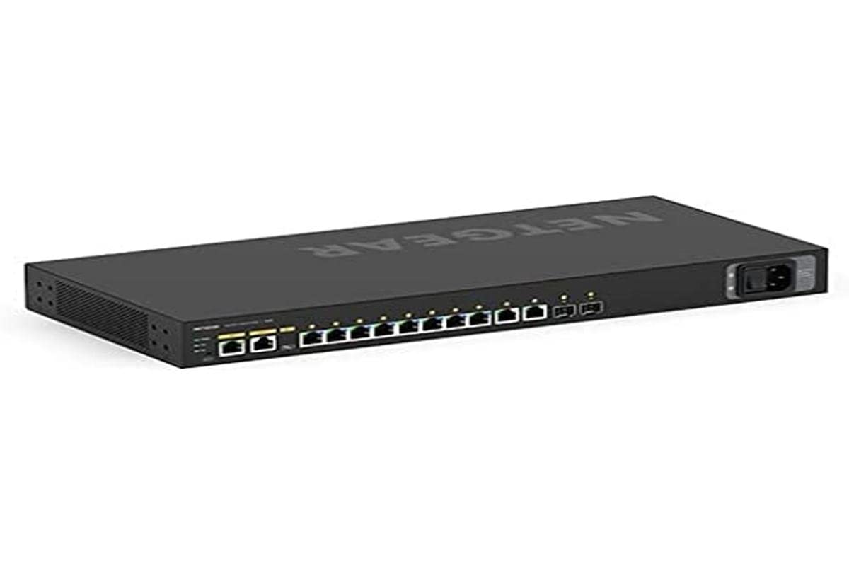 M4250 8 GIGABIT PoE + Ports WRLS