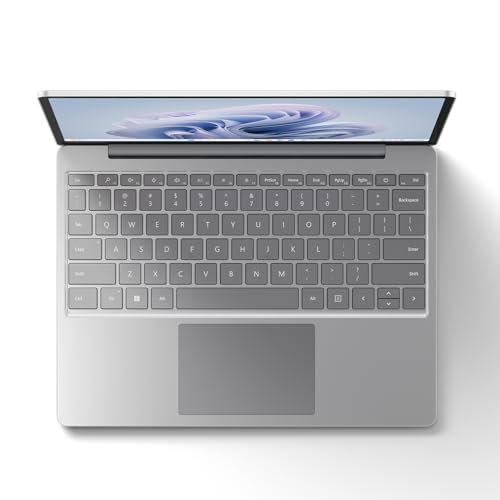 Microsoft Surface Laptop Go 3, Ordenador Portátil de 12.4", Intel Core i5, 16GB RAM, 256GB SSD, Windows 11, Platino, Teclado QWERTY Español, El Rendimiento Imprescindible Se Une al Diseño Destacado
