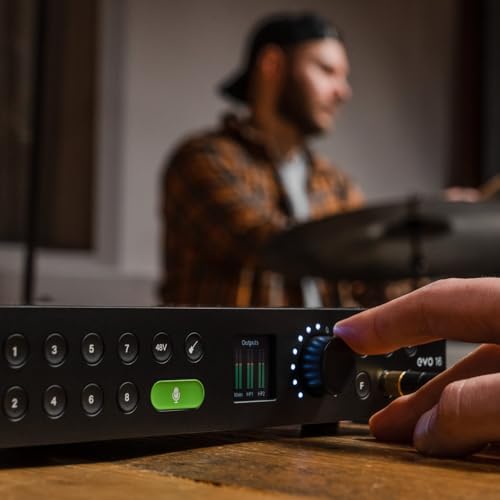 Audient EVO16 Interfaz de audio, tecnología de conversión de última generación (24 entradas/salidas, Smartgain multicanal, loopback de audio, 8 amplificadores de micrófono, conexión USB-C), Negro