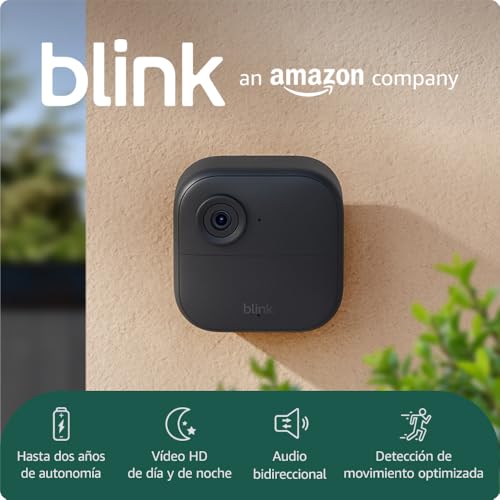 Nueva Blink Outdoor 4: cámara de seguridad inteligente HD sin cables, 2 años de autonomía, detección de movimiento optimizada, compatible con Alexa(sistema de 3 cámaras con Sync Module Core incluido)