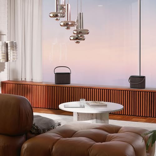 Bang & Olufsen Beosound A5 Potente Altavoz de Lujo Modular Bluetooth Portátil y WiFi para Uso en Casa o Exteriores con una Batería de Larga Duración y Cargador Inalámbrico Dark Oak