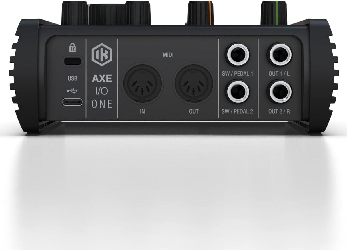 AXE I/O ONE de IK Multimedia, interfaz de audio USB compacta con diseño de tono de guitarra avanzado Z-TONE. Conector USB-C. Viene con TONEX SE y AmpliTube 5 SE