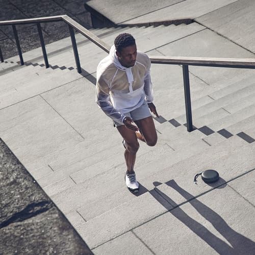 Bang & Olufsen Beosound A1 (2.ª Gen) Altavoz Bluetooth Inalámbrico Portátil Resistente al Agua y al Polvo con Sonido de 360 Grados, Alexa y Speakerphone, hasta 18 Horas de Batería - Oxygen