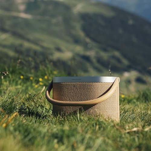 Bang & Olufsen Beosound A5 Potente Altavoz de Lujo Modular Bluetooth Portátil y WiFi para Uso en Casa o Exteriores con una Batería de Larga Duración y Cargador Inalámbrico Nordic Weave
