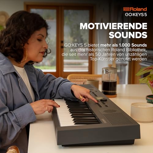 Teclado para creación musical Roland GO:KEYS 5 | Teclado de 61 notas | Generador ZEN-Core con más de 1.000 sonidos integrados | Altavoces estéreo integrados | Entrada de micro – Grafito