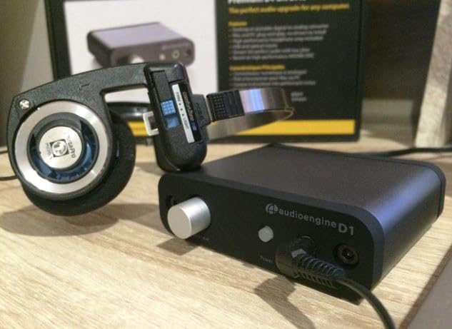 Audioengine D1 32-bit Portable DAC and Headphone Amp, Preamp, Laptop Desktop Headphone Amplifier, Pro Gaming and Musicians