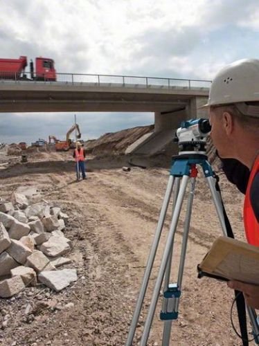 Bosch Professional Nivel Óptico GOL 26 D (aumento 26x, unidad de medida: 360 grados, alcance: hasta 100 m, regla graduada GR 500, trípode BT 160, en maletín de transporte)