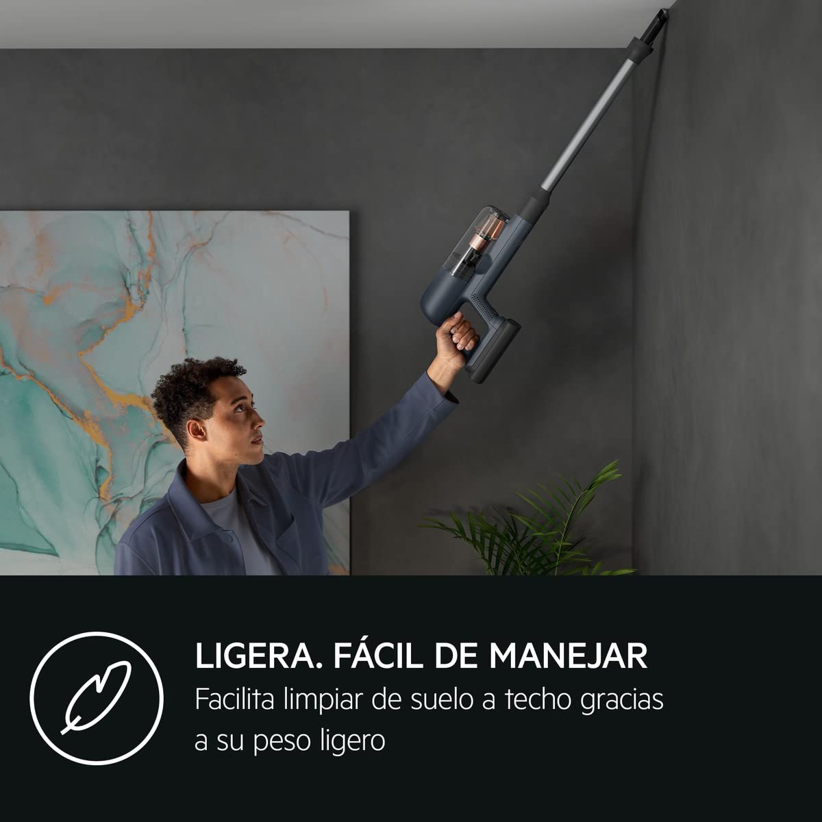 AEG AP71A142XN Aspiradora Sin Cable, 14,4 V, Autonomía de 50 min, Batería Extraible, Filtración en 5 Etapas, 4 Velocidades, Aspirador Escoba 2 en 1, Incluye Accesorios, Azul Denim