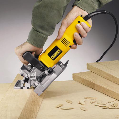 DEWALT DW682K-QS - Ensambladora 600W, Profundidad de Corte 20mm, Ajuste de Guía 0°-90°, Velocidad de 10.000 rpm, diámetro fresa 100mm, Profundidades de corte fijas 0/10/20