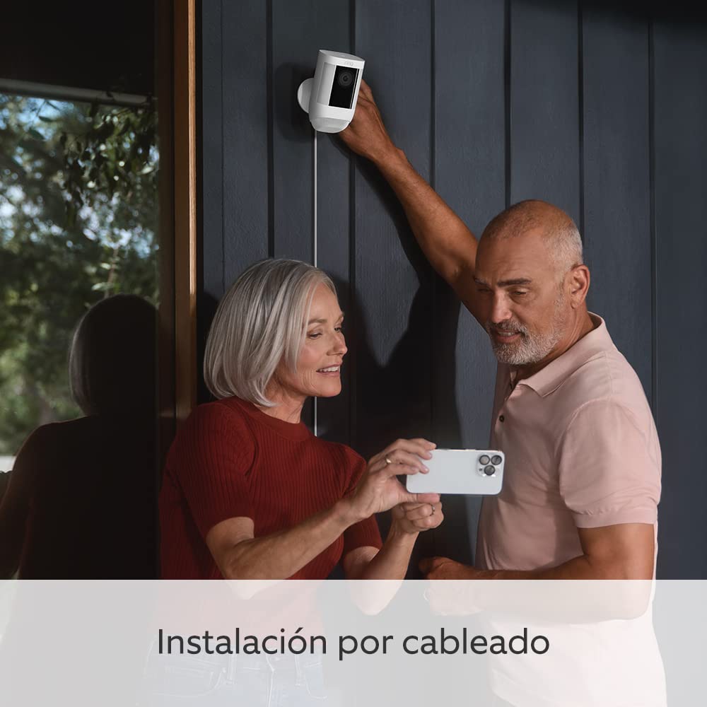 Ring cámara Pro con luces cableada (Spotlight Cam Pro Wired) | Cámara de seguridad exterior con vídeo 2K, Ring Vision, detección de movimiento 3D y luces LED | 30 días de prueba gratuita de Ring Home