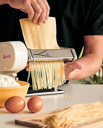 Girmi IM91 Máquina de pasta eléctrica, 90 W, Cuerpo en Acero Inoxidable, 2 velocidades y Pulse, 2 accesorios intercambiables, 5 formatos de pasta, Blanco