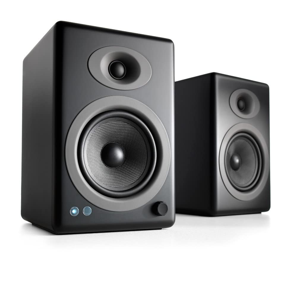 Audioengine A5+ Classic 150W Altavoces de estantería/Amplificador Analógico Incorporado/Control Remoto/Entradas RCA y 3.5mm. / Cables Incluidos (Classic,Negro)