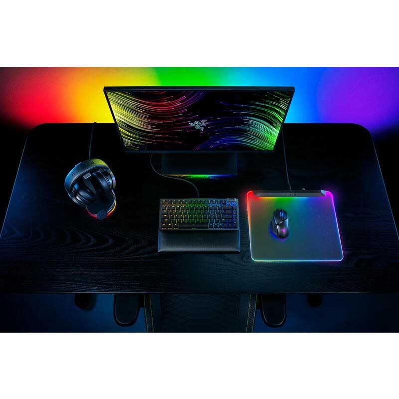 Razer Firefly V2 Pro - Alfombrilla de ratón para Juegos con retroiluminación RGB - Puerto USB Integrado (iluminación LED de 15 Zonas, Superficie con Textura micrograbada) Negro