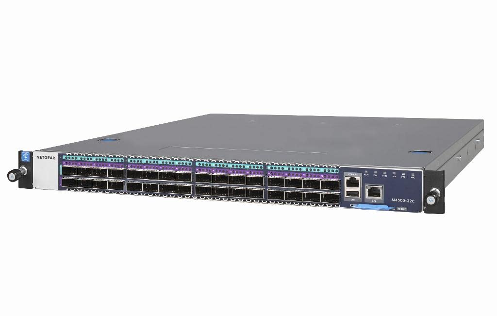 NETGEAR Managed Switch con 32X40G CPNT