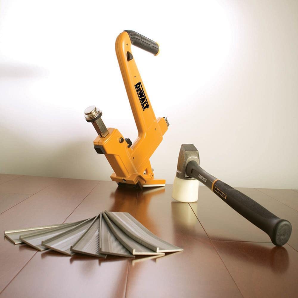 DeWalt DMF1550-XJ Clavadora manual para tarimas (no neumática)