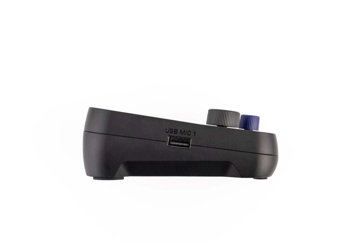 Zoom - P2 PodTrak grabadora de podcast portátil e interface de audio USB, mezclador de podcasts e interface para grabar podcasts móviles con calidad de transmisión, 2 entradas de micro USB