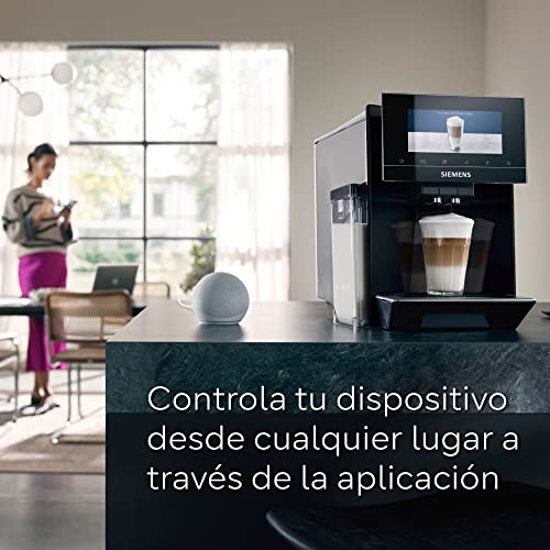 SIEMENS, cafetera superautomática, EQ900, Modo Barista, 2 molinillos cerámicos, Display Touch&Slide de 6,8", conectividad Home Connect, acero inoxidable, TQ903R03