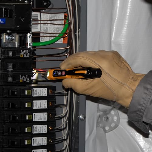 Klein Tools El kit de herramientas manuales 80028 incluye alicates, destornilladores, destornilladores de tuercas, mochila y más herramientas para el lugar de trabajo, 28 piezas