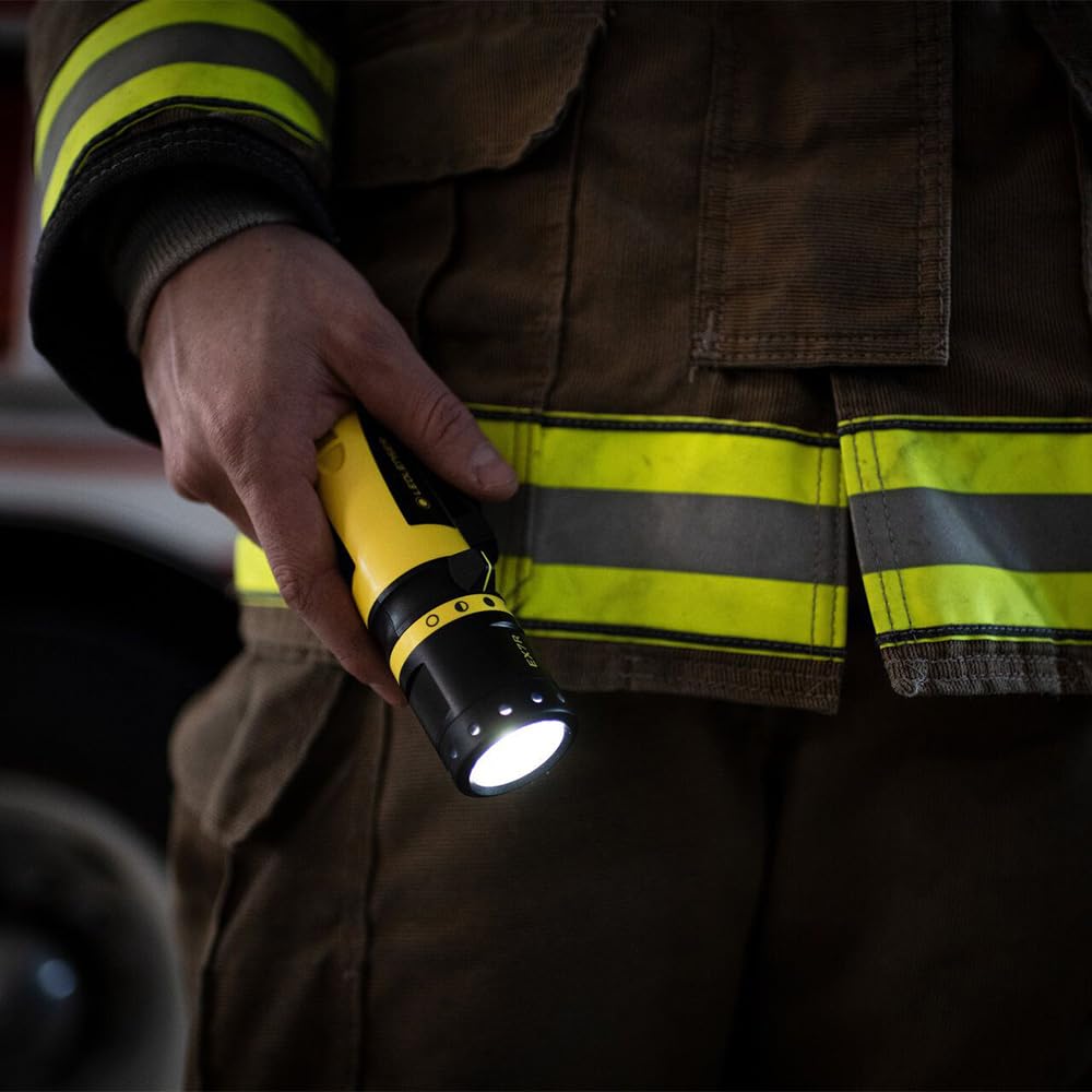 Linterna de bolsillo robusta para taller Ledlenser EX7R, enfocable, recargable con batería de litio, protegida contra explosiones zona EX 0/20, 220lm, impermeable IP68, 140m de haz de luz