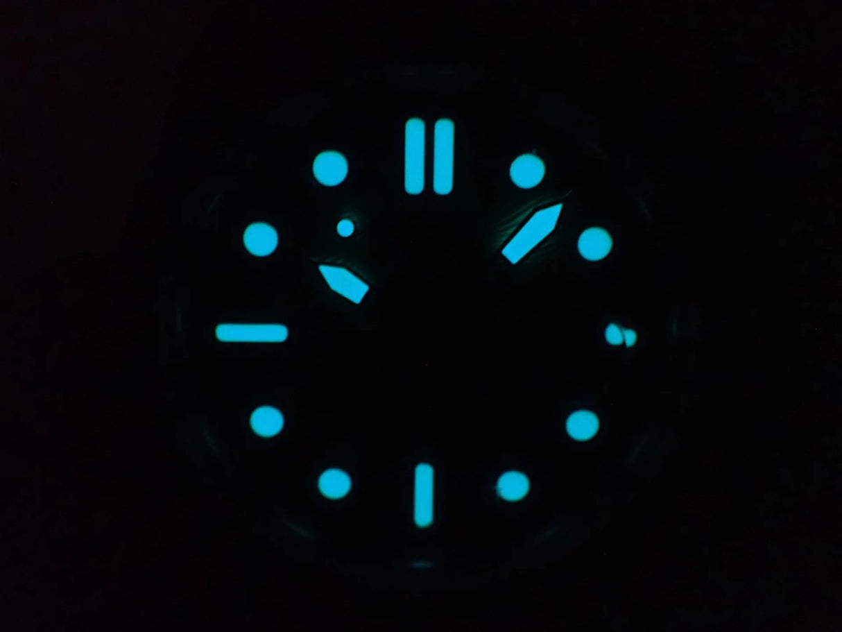 CITIZEN Reloj Analógico para Hombres de Cuarzo con Correa en Acero Inoxidable AW1816-89L