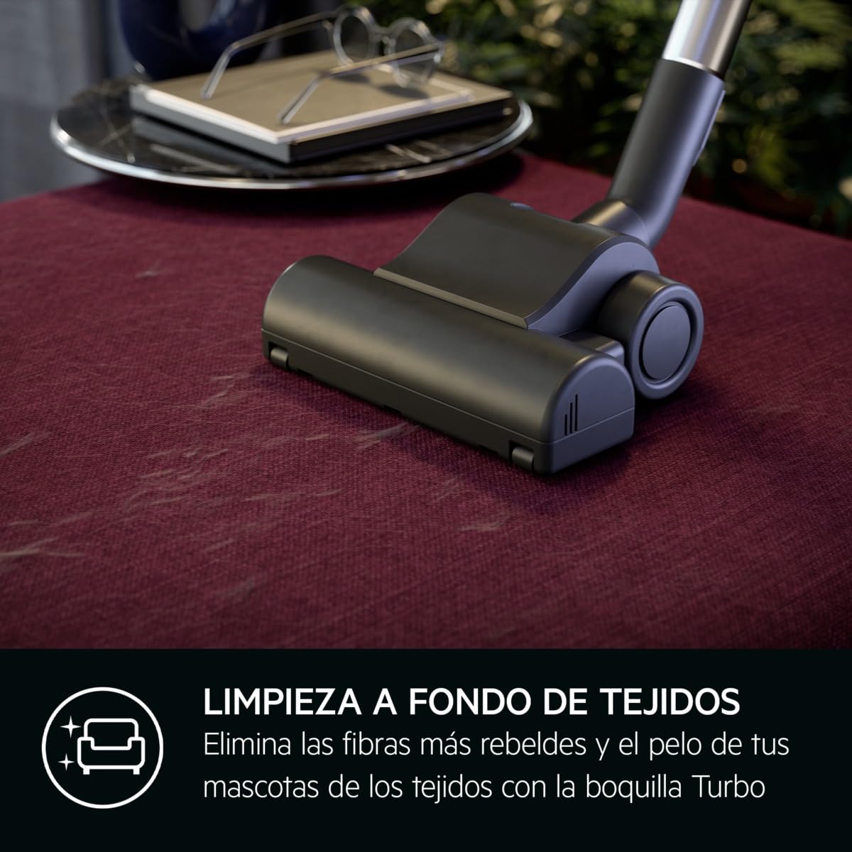 AEG AB61H6SW Aspiradora de Trineo con Bolsa, 850W de Potencia, 3,5L de Capacidad, Radio de acción 12m, Ruedas XL, Filtro Lavable, 3 cepillos + 3 Accesorios, 10 años garantía Motor, Blanco