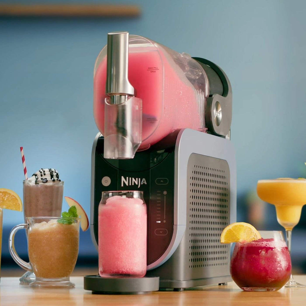 Ninja SLUSHi Procesador profesional de bebidas congeladas, granizados, cócteles, zumos congelados, frappés y batidos, sin hielo ni preparativos previos, WhisperChill, 1,9 l, azul y gris, FS301EU