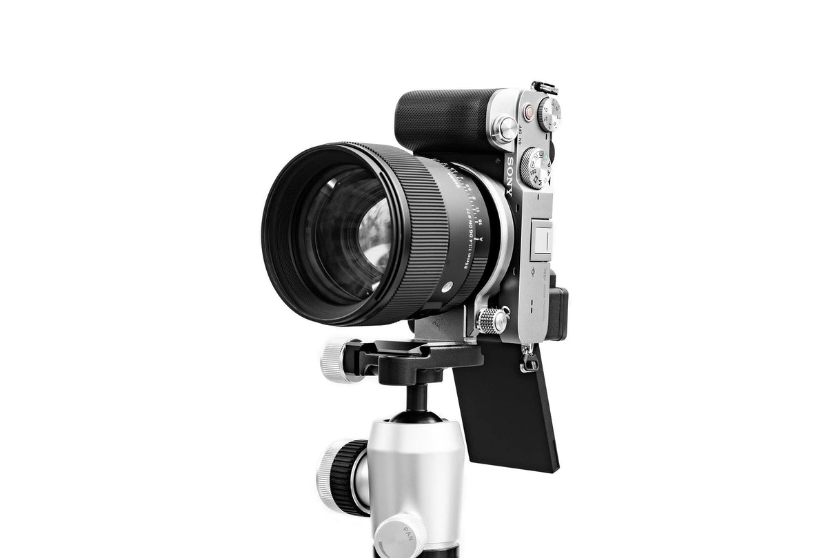 Silence Corner Atoll D - Plata | Collar Giratorio para Modelos de cámara DSLR seleccionados | Cambio de orientación rápido (Vertical/Horizontal), Lentes de Cambio fácil, Montaje Universal de trípode,