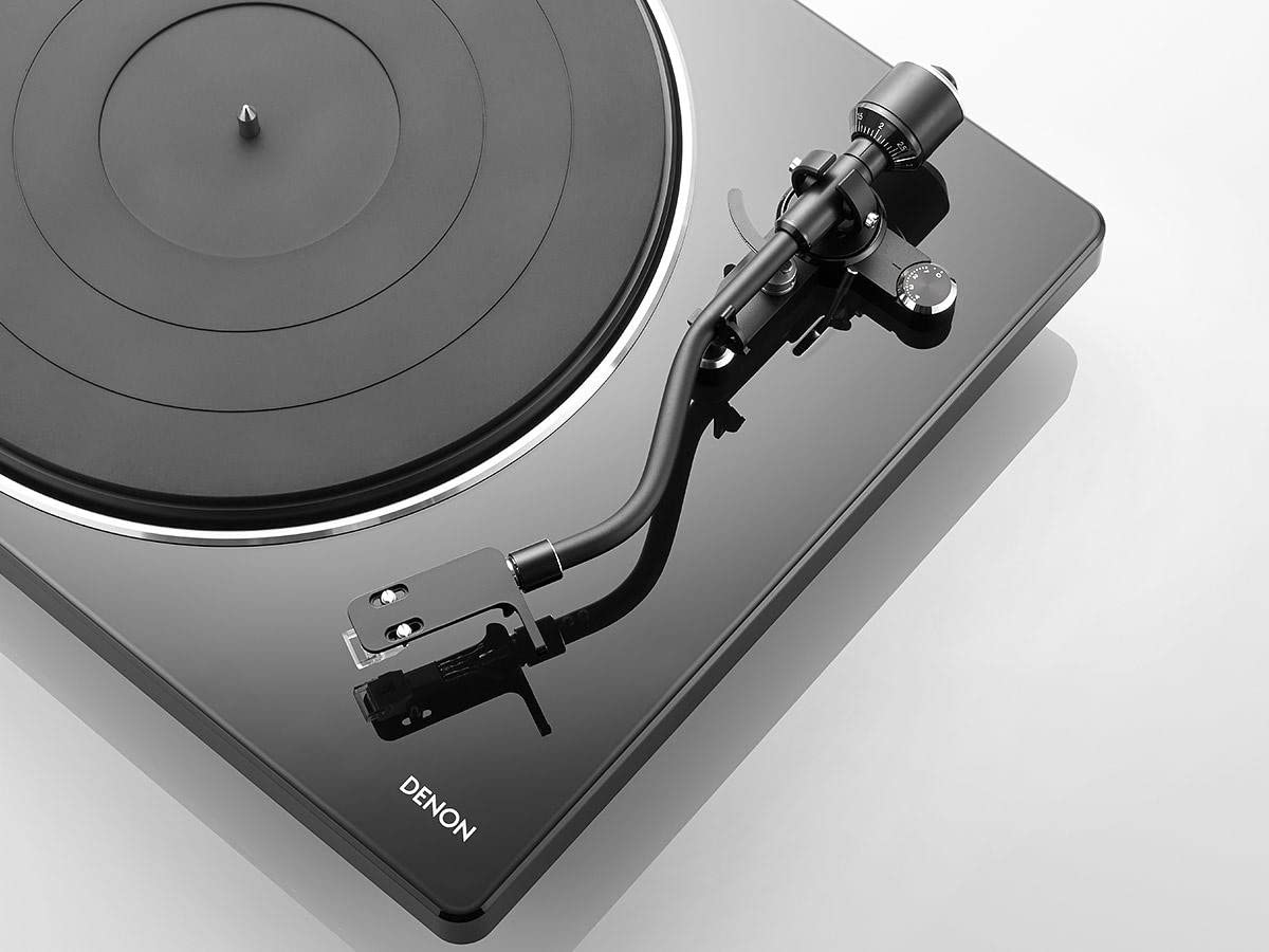 Denon DP-400 - Giradiscos, color negro