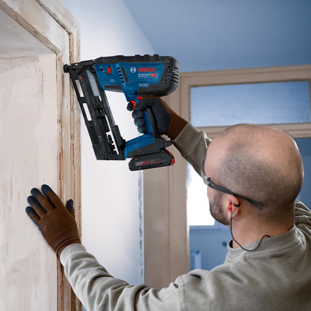 Bosch Professional 18V System clavadora madera batería GNH 18V-64-2 (modo disparo simple, apto para clavos: 32-64 mm, 1,8 mm y ángulo clavado de 20°, sin baterías ni cargador)