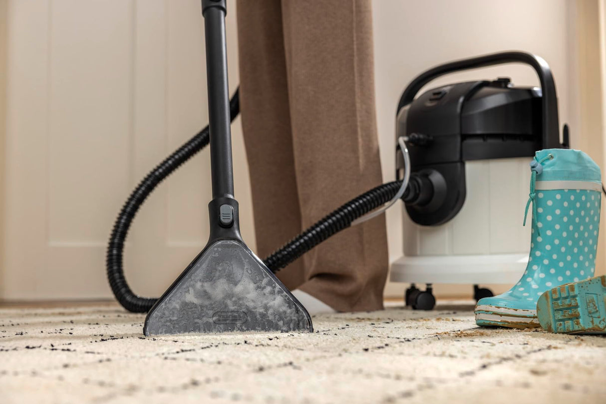 Kärcher Lava-aspiradora SE 4 Plus, Manguera de aspiración con pulverizador, depósitos de 4 l, boquillas de Lavado para alfombras, tapicerías, Suelos y Ranuras, con Accesorios para Suelos Duros