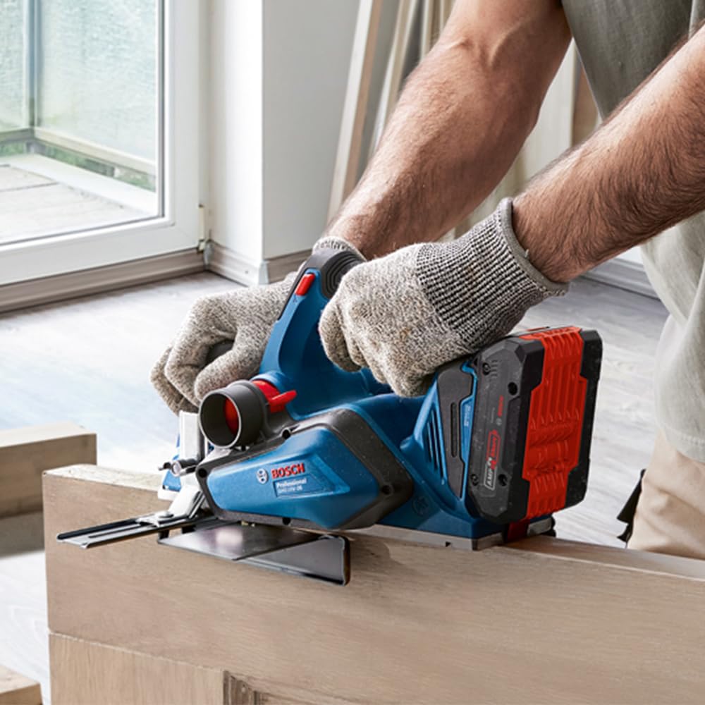 Bosch Professional 18V System cepillo a batería GHO 18V-26 (Brushless, incl. bolsa para polvo, tope paralelo, 1 cuchilla Wood Razor, sin baterías ni cargador, en L-BOXX)