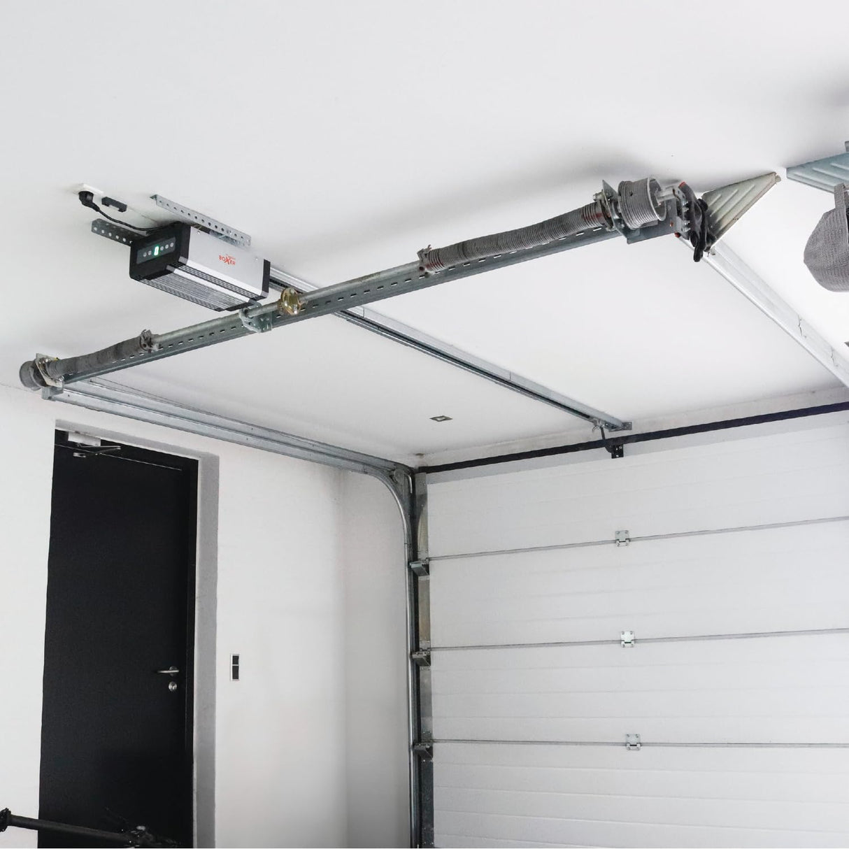 Boxer 5000 Premium® Abrepuertas de garaje Wi-Fi, 1000N, con 2 mandos a distancia – Control por smartphone y tablet, fácil instalación