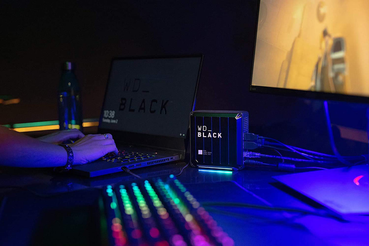 WD BLACK D50 NVMe SSD, Game Dock de 2 TB, 2 puertos Thunderbolt 3, DisplayPort 1.4, 2 puertos USB-C, 3 puertos USB-A, entrada y salida de audio y Gigabit Ethernet, iluminación RGB personalizable