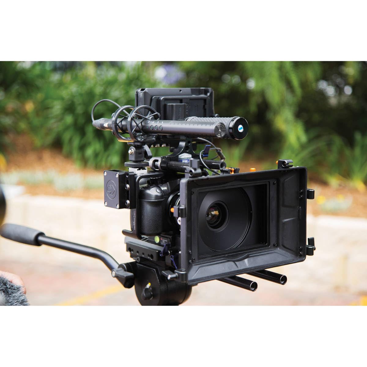 RØDE NTG4+ Micrófono de cañón de condensador supercardioide de doble alimentación versátil RØDE NTG4+ con interruptor de refuerzo de alta frecuencia, filtro paso alto y atenuador para grabación en exteriores, foley y locuciones