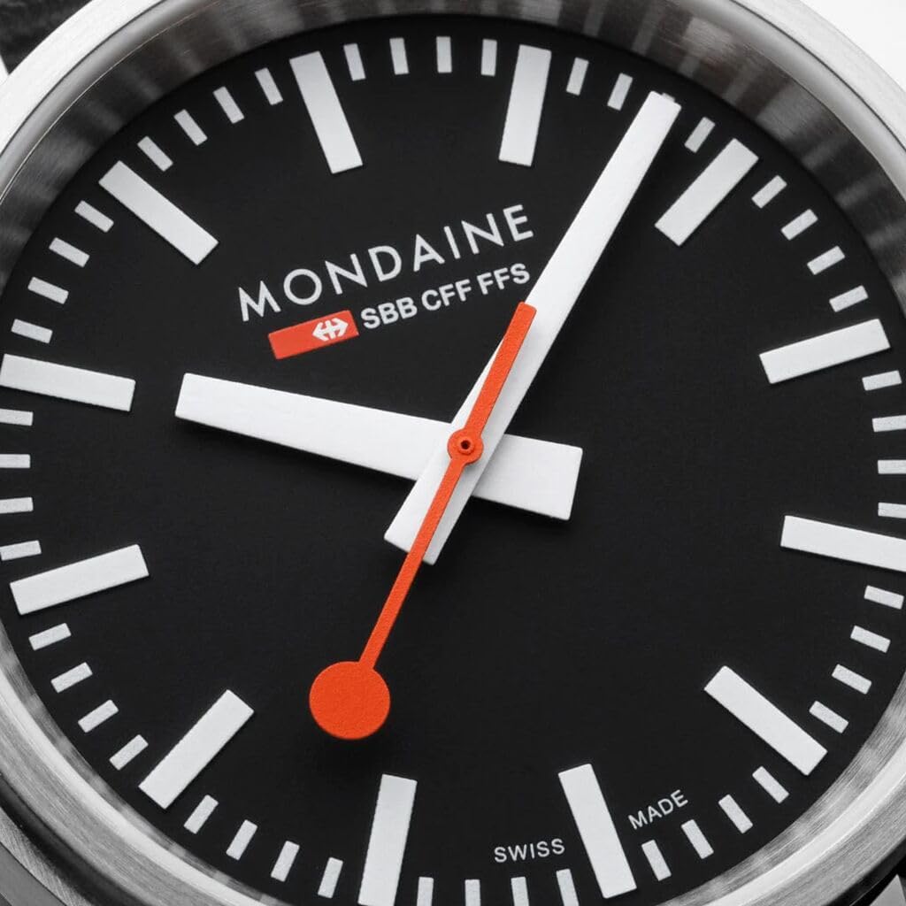 Mondaine Reloj Analógico para Mujeres de Cuarzo MST.34020.LBV.Set