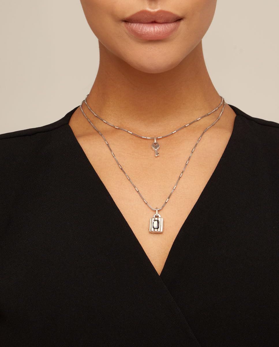 UNO de 50, Collar Aleación Metales, Plata de Ley, Charms Llave y Candado, Joya Artesanal, Diseño Creativo