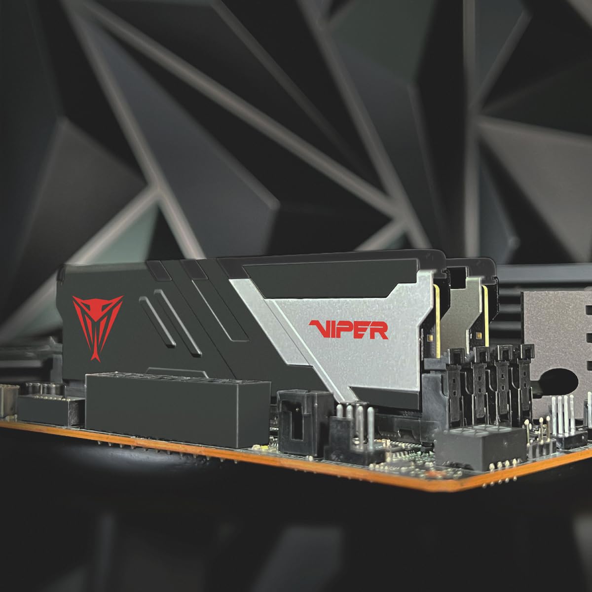 Patriot Viper Venom DDR5 de 32 GB (2 x 16 GB) a 6400 MT/s UDIMM para Juegos de Escritorio - Kit de Memoria PVV532G640C32K
