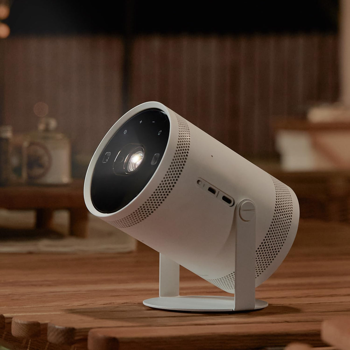 Samsung The Freestyle 2nd Gen SP-LFF3CLAXXXE Smart 2023 - Proyector de 100", Diseño 360º, Smart TV de 100", Calibración automática, Proyecta estés Donde estés y Sonido Envolvente