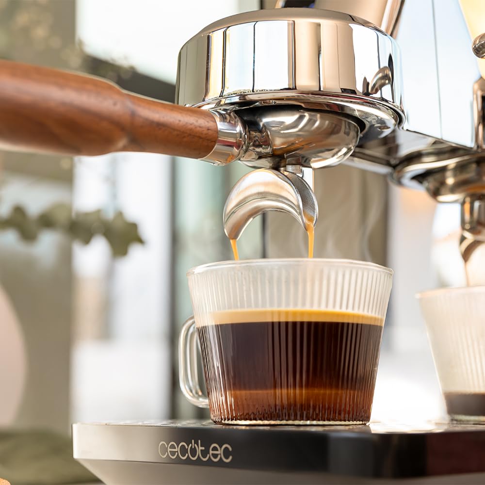 Cecotec Cafetera Express Barista Baristeo Intima, Cafetera Espresso Barista Profesional, Sistema de Pre-Infusión, Bomba de 15 Bares, Fácil Llenado, Depósito de 1,7L y Bandeja Calienta Tazas