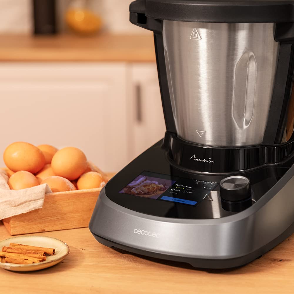 Cecotec Robot de Cocina Multifunción Mambo Touch. 1600 W, 37 Funciones, Pantalla Táctil TFT 5" con Recetario Integrado, 3,3 Litros de Capacidad, APP, Báscula y Jarra de Acero Inoxidable
