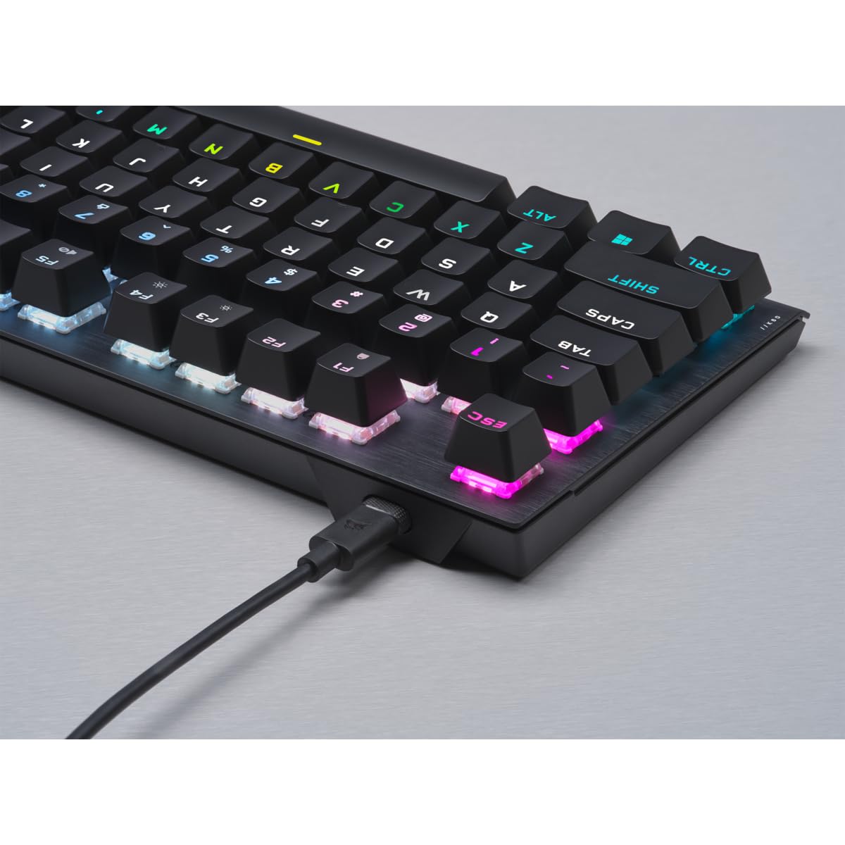Corsair K60 Pro TKL RGB Teclado óptico mecánico Tenkeyless para Juegos - Interruptor OPX, Carcasa de Aluminio Cepillado, Cable USB Tipo C Desmontable, diseño DE, QWERTZ - Negro