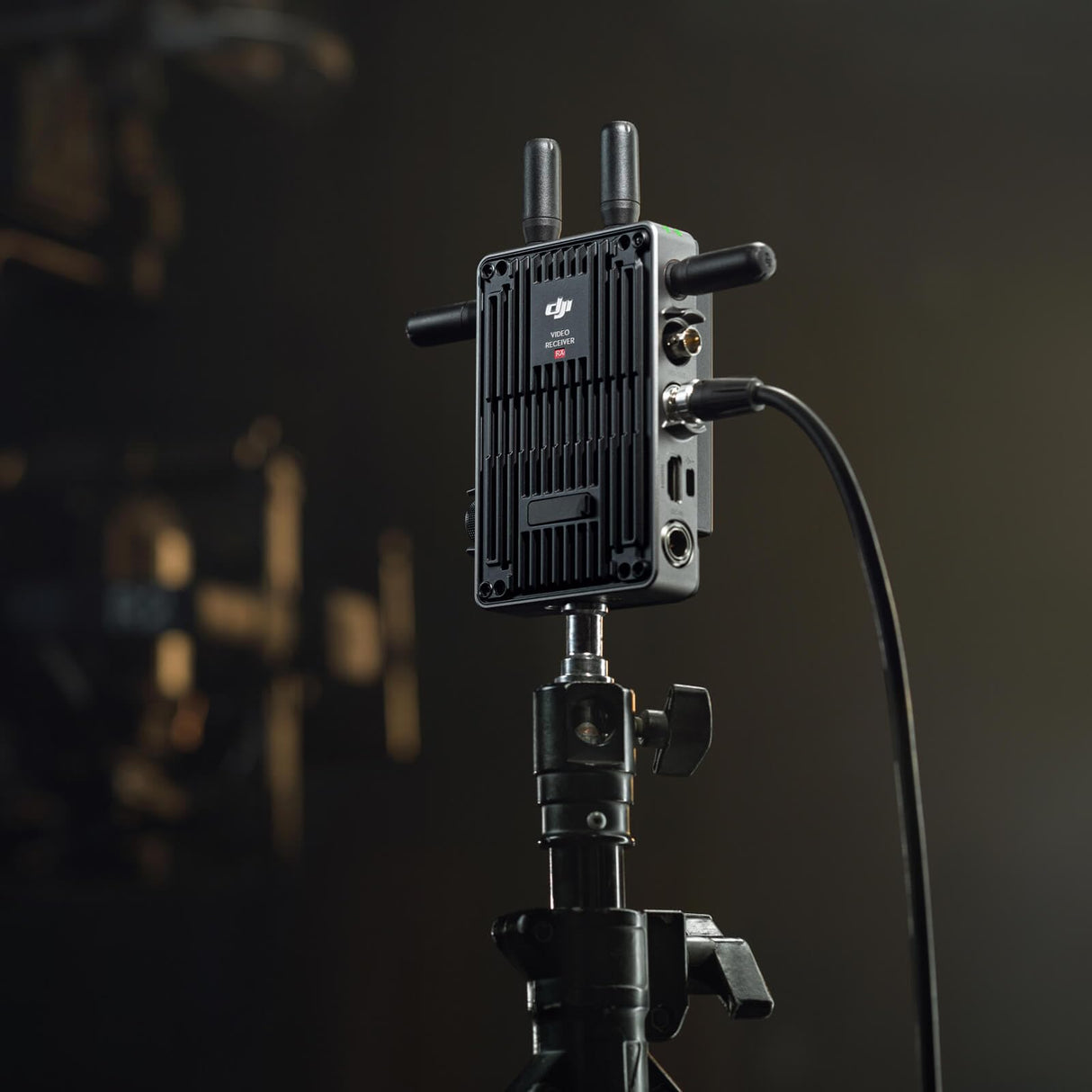 DJI Transmission (Pack estándar), transmisión inalámbrica en 1080p/60 fps a 6 km, con transmisor y Receptor, transmite metadatos por SDI, Doble Salida SDI + HDMI, número Ilimitado de receptores
