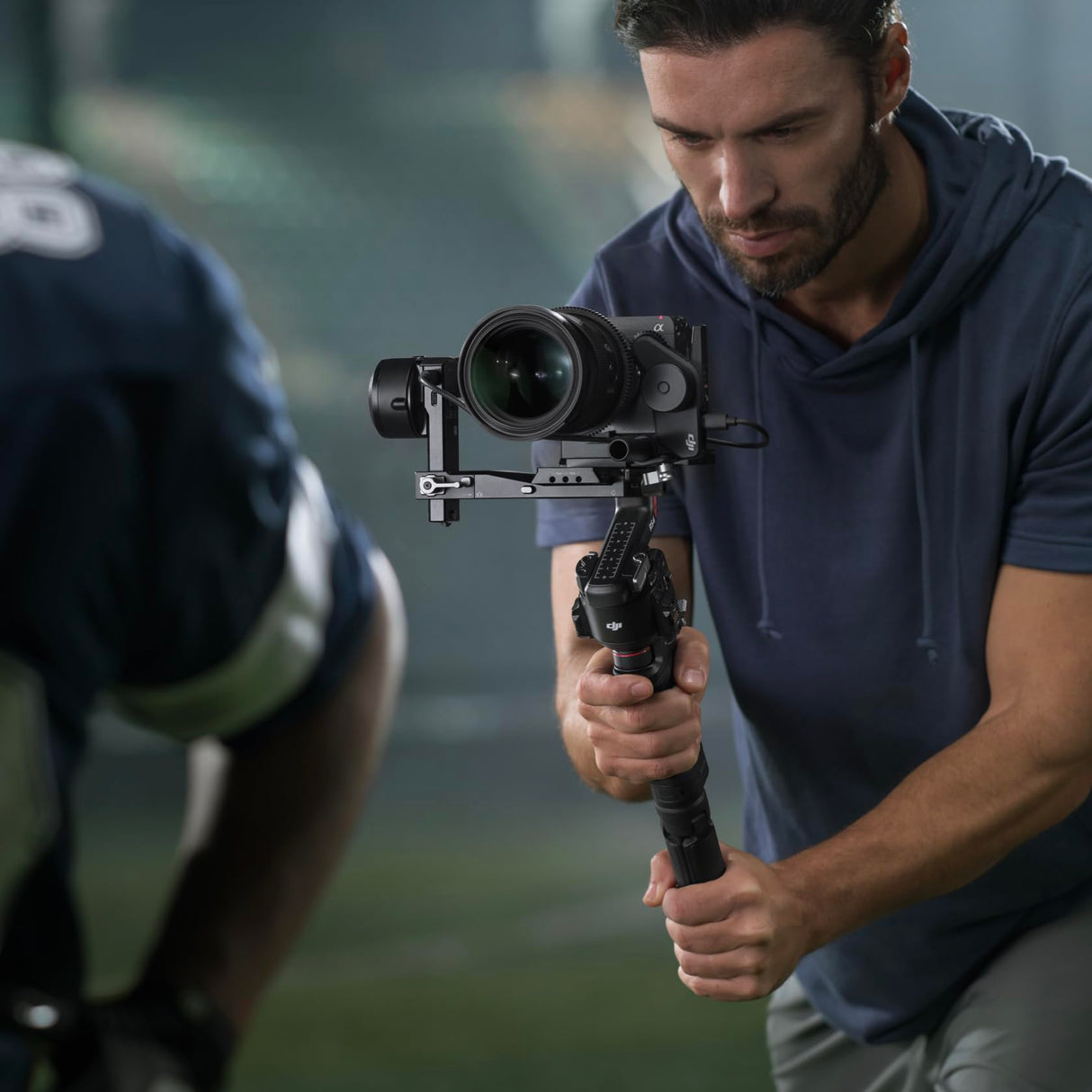 DJI Pack RS 4, estabilizador en 3 Ejes para cámaras DSLR y sin Espejo Canon/Sony/Panasonic/Nikon/Fujifilm, con grabación Vertical nativa, Joystick de Cambio de 2 Modos, Motor Focus Pro