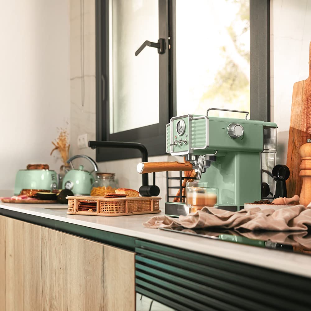 Cecotec Cafetera Express Power Espresso 20 Tradizionale Light Green. 1350 W, Espresso y Cappucicno, 20 Bares y Thermoblock, Vaporizador, Manómetro, Diseño Vintage, Capacidad 1,5 Litros