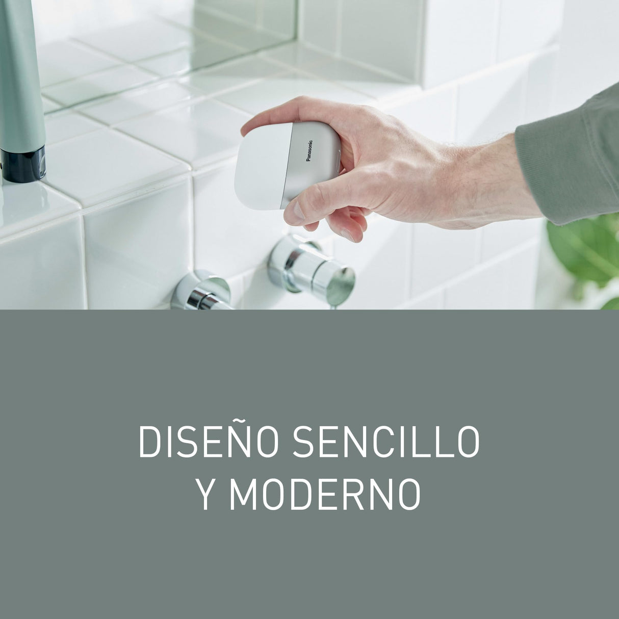 Panasonic ES-ACM3BW503 Serie 700 Afeitadora Compacta de 3 Cuchillas, Afeitadora Eléctrica Húmeda y Seca para Hombres, Sensor de Barba, Resistente al Agua IPX7, Carga USB-C y Adaptador, Blanco